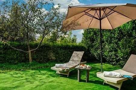 Gocce Villas - Villa De Flores Country Style Villa With Pool Маса Лубрензе Екстериор снимка