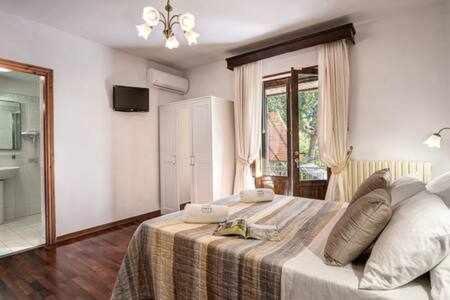 Gocce Villas - Villa De Flores Country Style Villa With Pool Маса Лубрензе Екстериор снимка