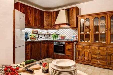 Gocce Villas - Villa De Flores Country Style Villa With Pool Маса Лубрензе Екстериор снимка