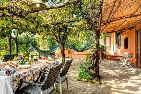 Gocce Villas - Villa De Flores Country Style Villa With Pool Маса Лубрензе Екстериор снимка