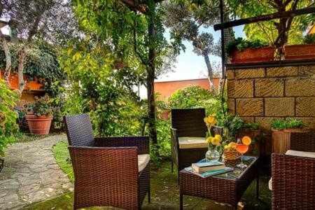 Gocce Villas - Villa De Flores Country Style Villa With Pool Маса Лубрензе Екстериор снимка